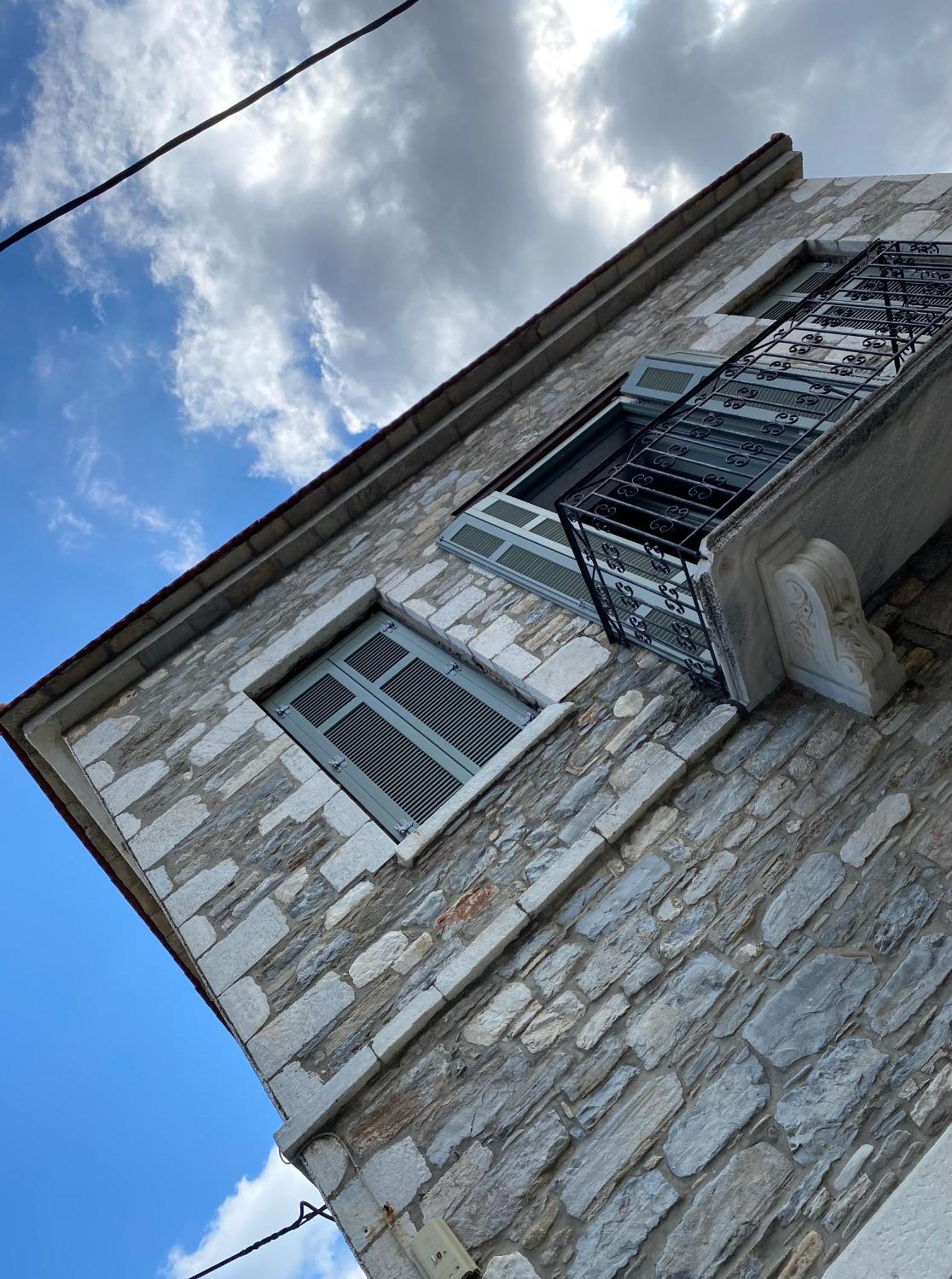 Ej Boutique Suites Milina Exterior photo